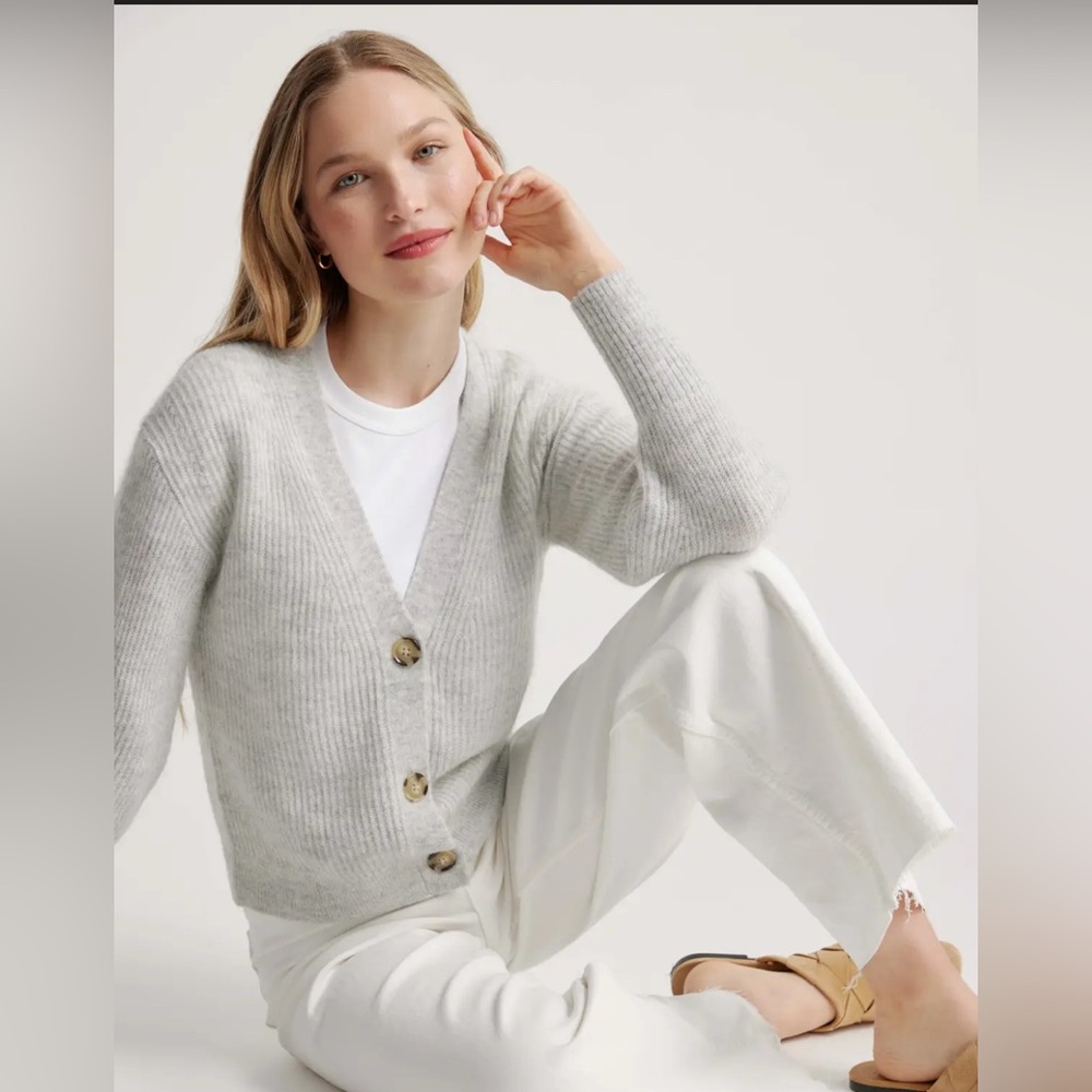 Quince baby alpaca wool cropped cardigan - Picture 3 of 12